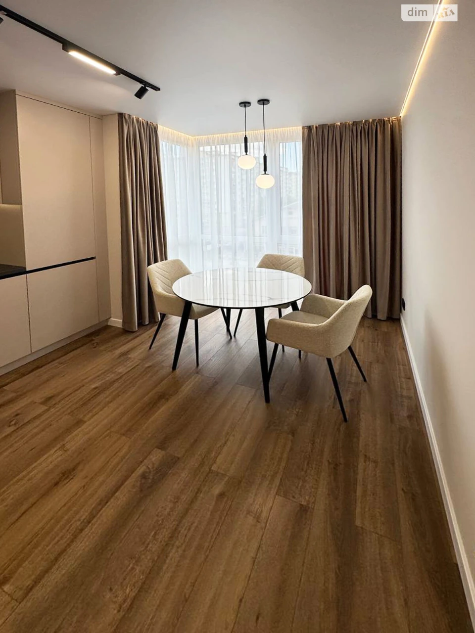 Long-Term Rental: Stylish 1-Bedroom Apartment