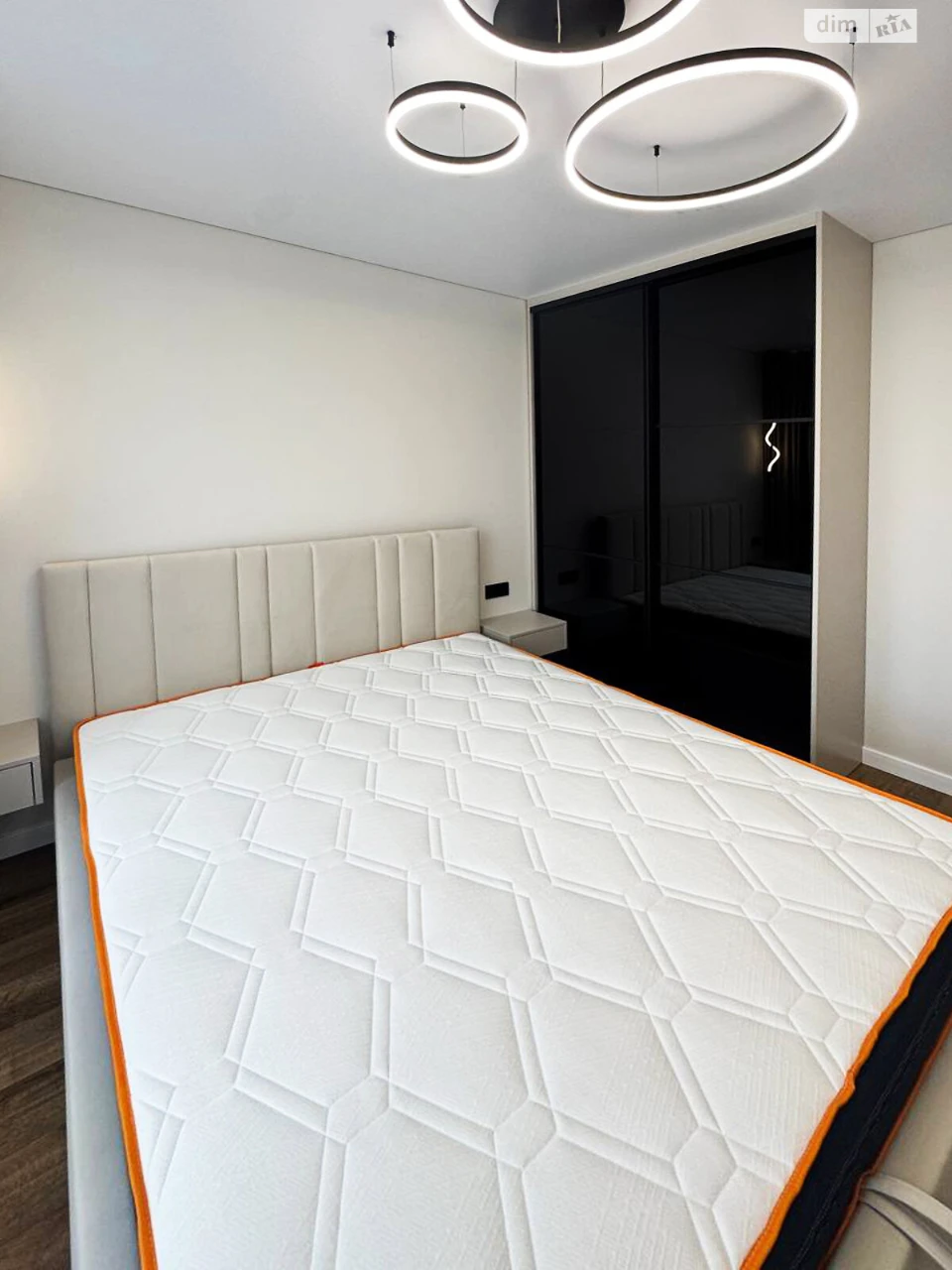 Long-Term Rental: Stylish 1-Bedroom Apartment