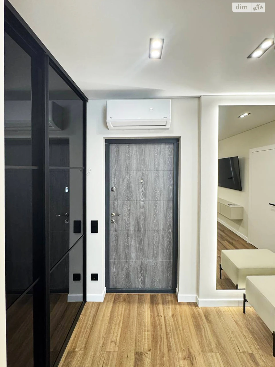 Long-Term Rental: Stylish 1-Bedroom Apartment