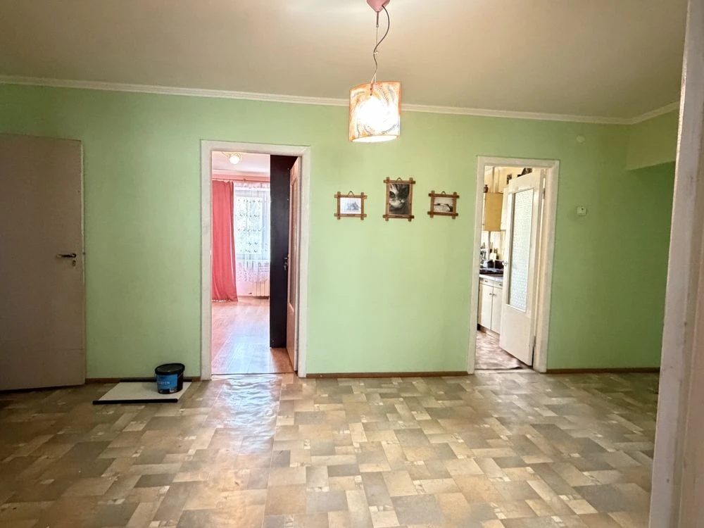 Sale of a 3-room apartment, Volodymyr Street