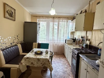 Sale of a 3-room apartment, Volodymyr Street