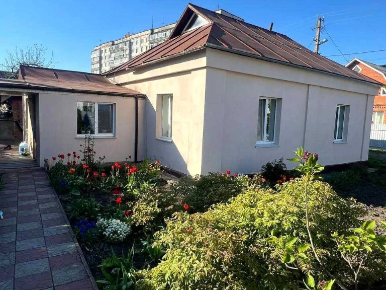 Дом. Хмельницкий, улица Романа Шухевича
