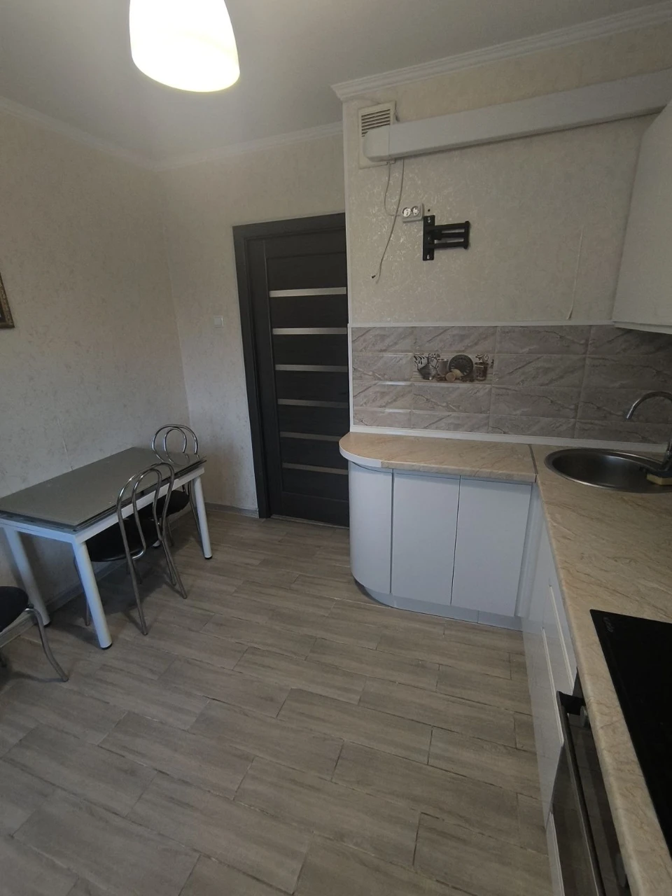 Без комісійних для агенції нерухомості  продається двокімнат