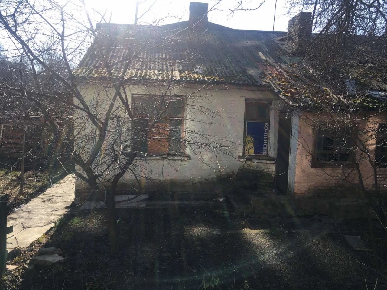 Квартира на землі під реконструкію