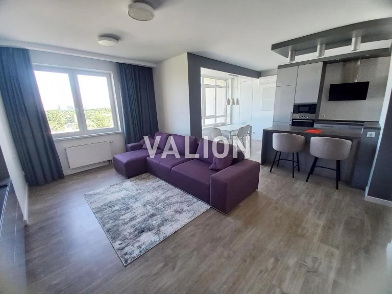For Sale: 3-Room Apartment, Akademika Glushkova Avenue, 9D, Metro