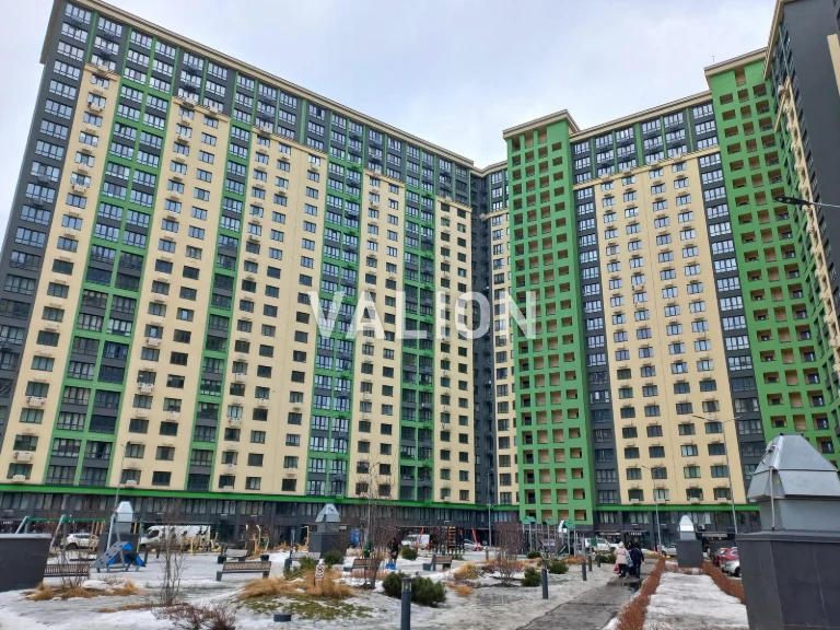 Продажа 3-комнатной квартиры в ЖК «LIKO-GRAD Perfect Town», улица Максимовича