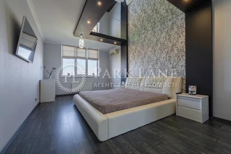 Sale of an apartment on вулиця Максимовича Михайла (Трутенка Онуфрія)