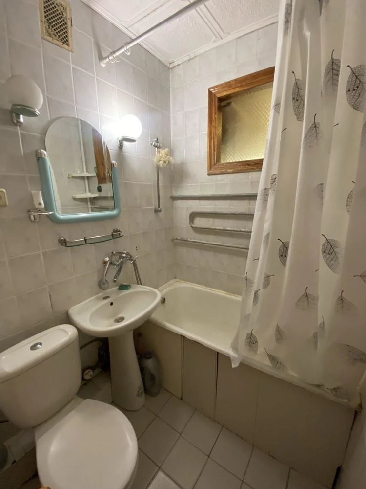 Продам 2 кімн.квартиру вул.Льотна