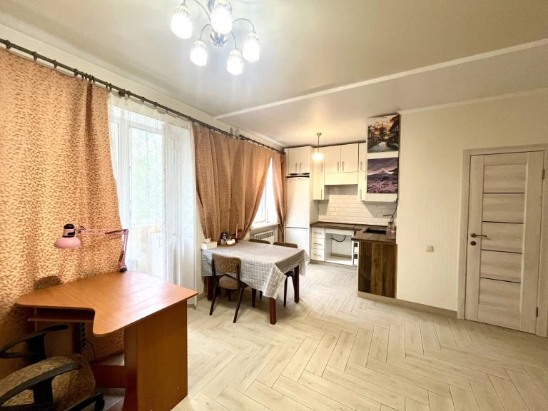 Продам квартиру в Холодногірському районі, В.Панасівська, 19