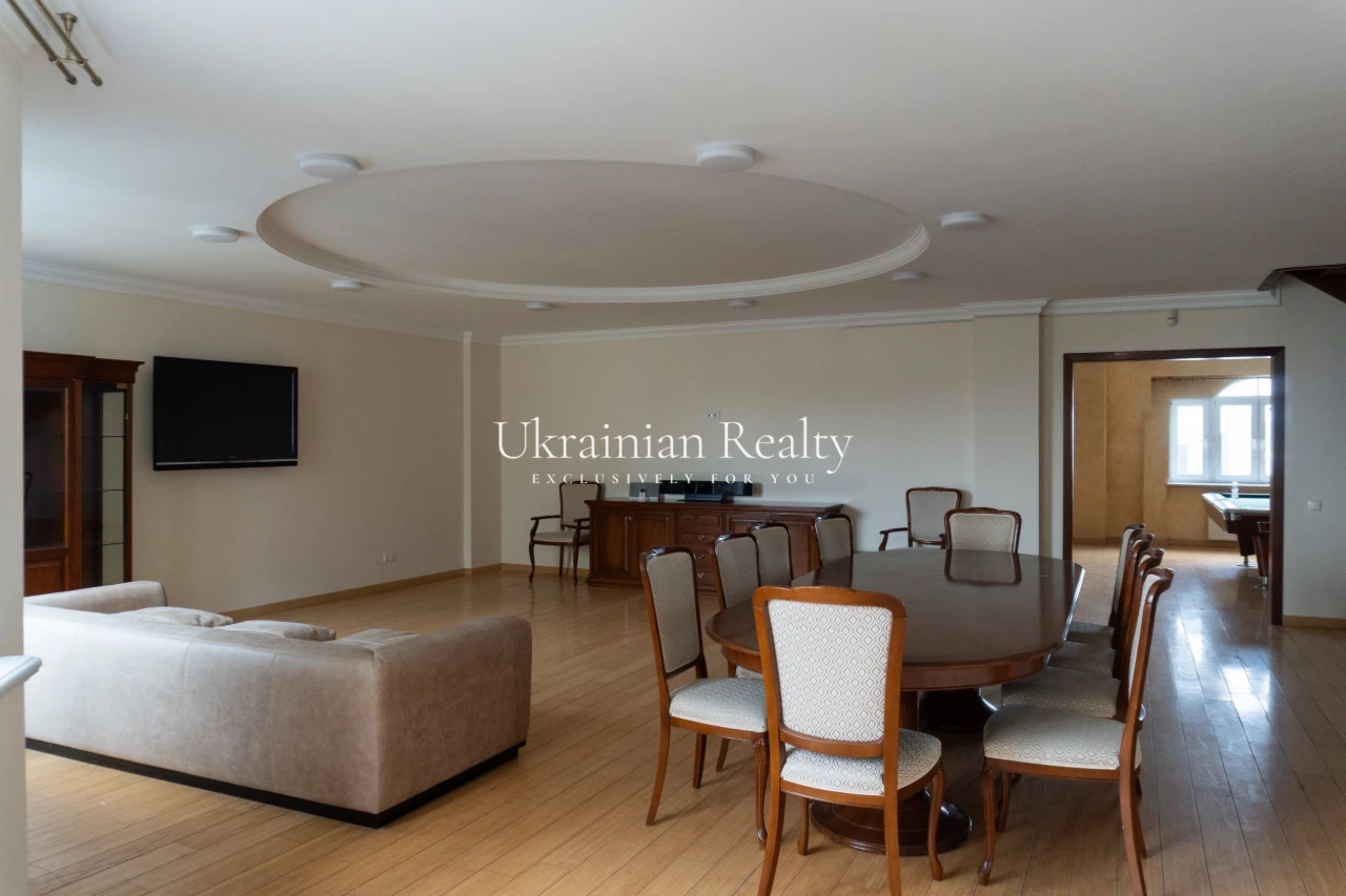 For Sale! DWELLING APARTMENT ON PODOL STREET, вул. Поч
