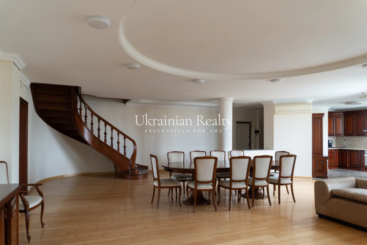 For Sale! DWELLING APARTMENT ON PODOL STREET, вул. Поч