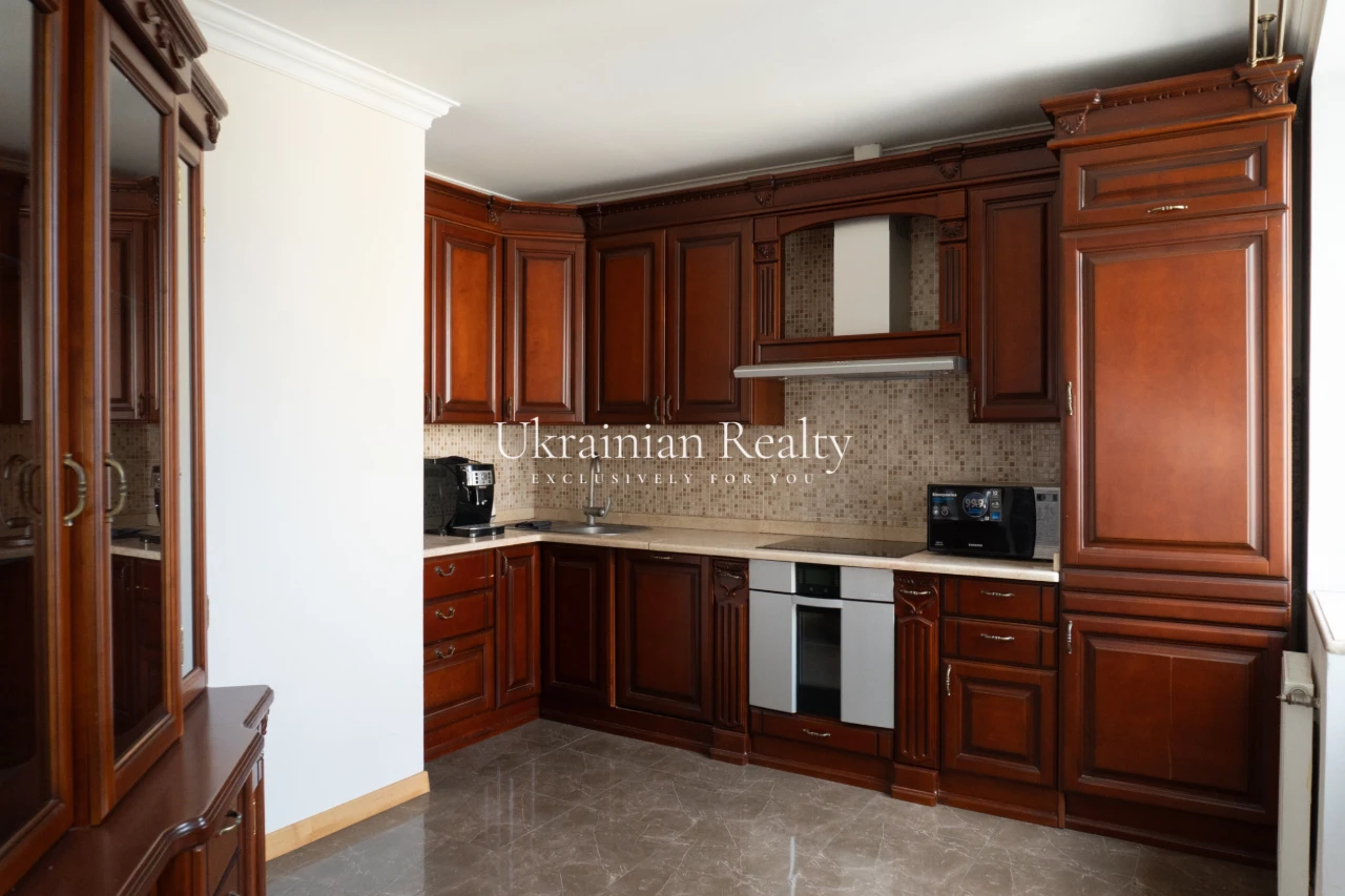 For Sale! DWELLING APARTMENT ON PODOL STREET, вул. Поч