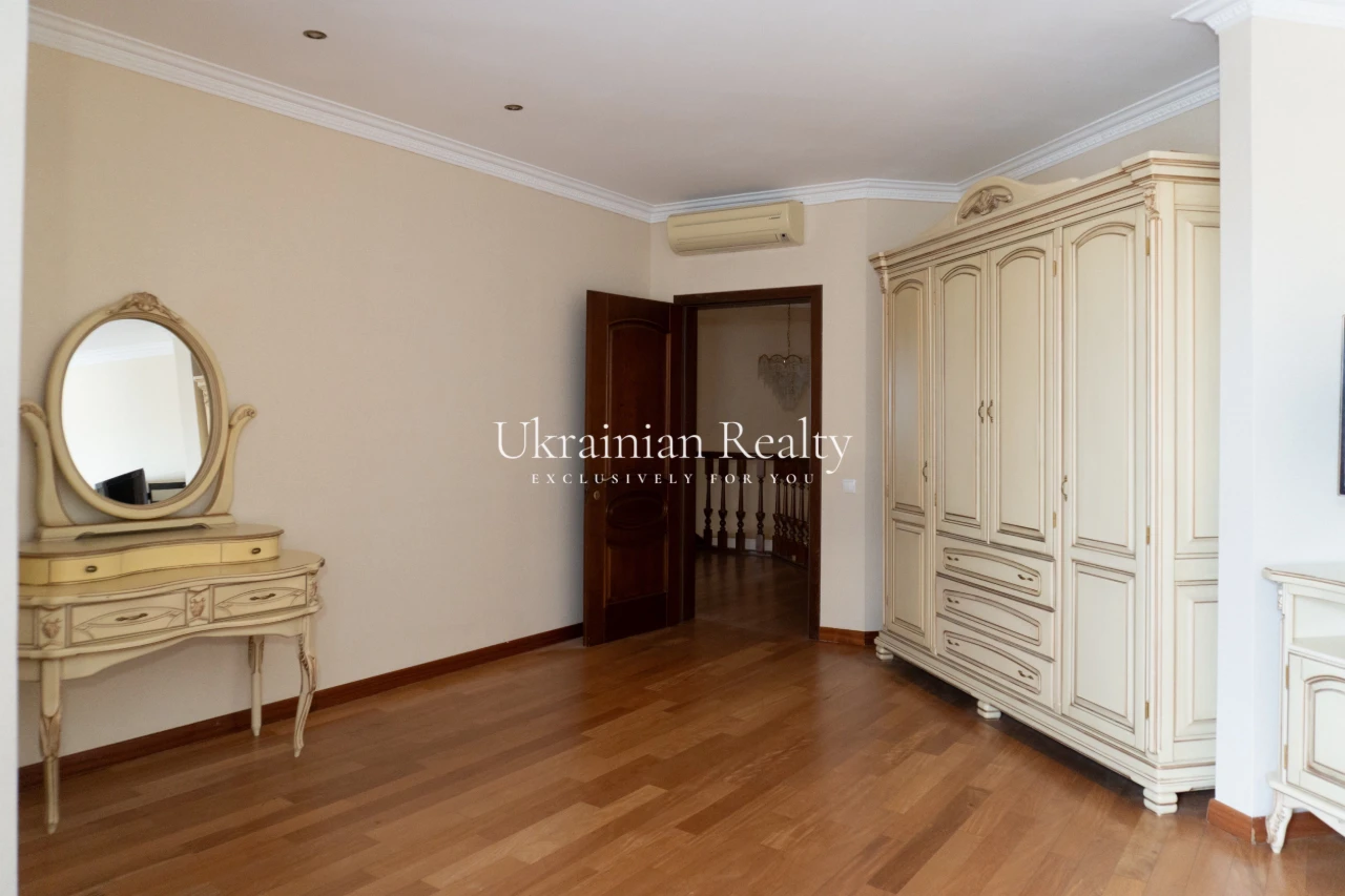 For Sale! DWELLING APARTMENT ON PODOL STREET, вул. Поч