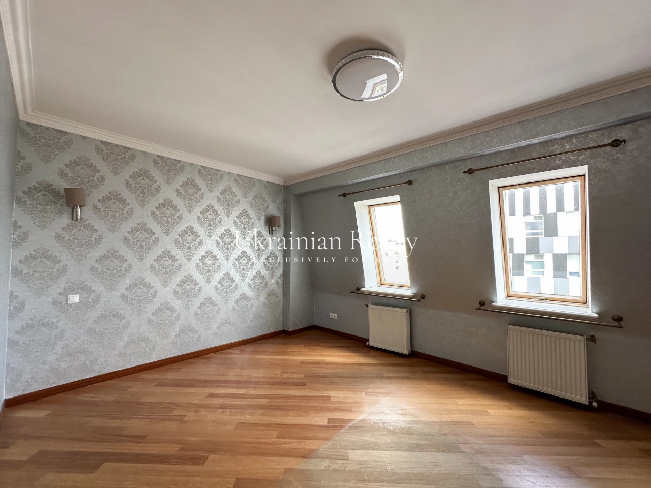 For Sale! DWELLING APARTMENT ON PODOL STREET, вул. Поч