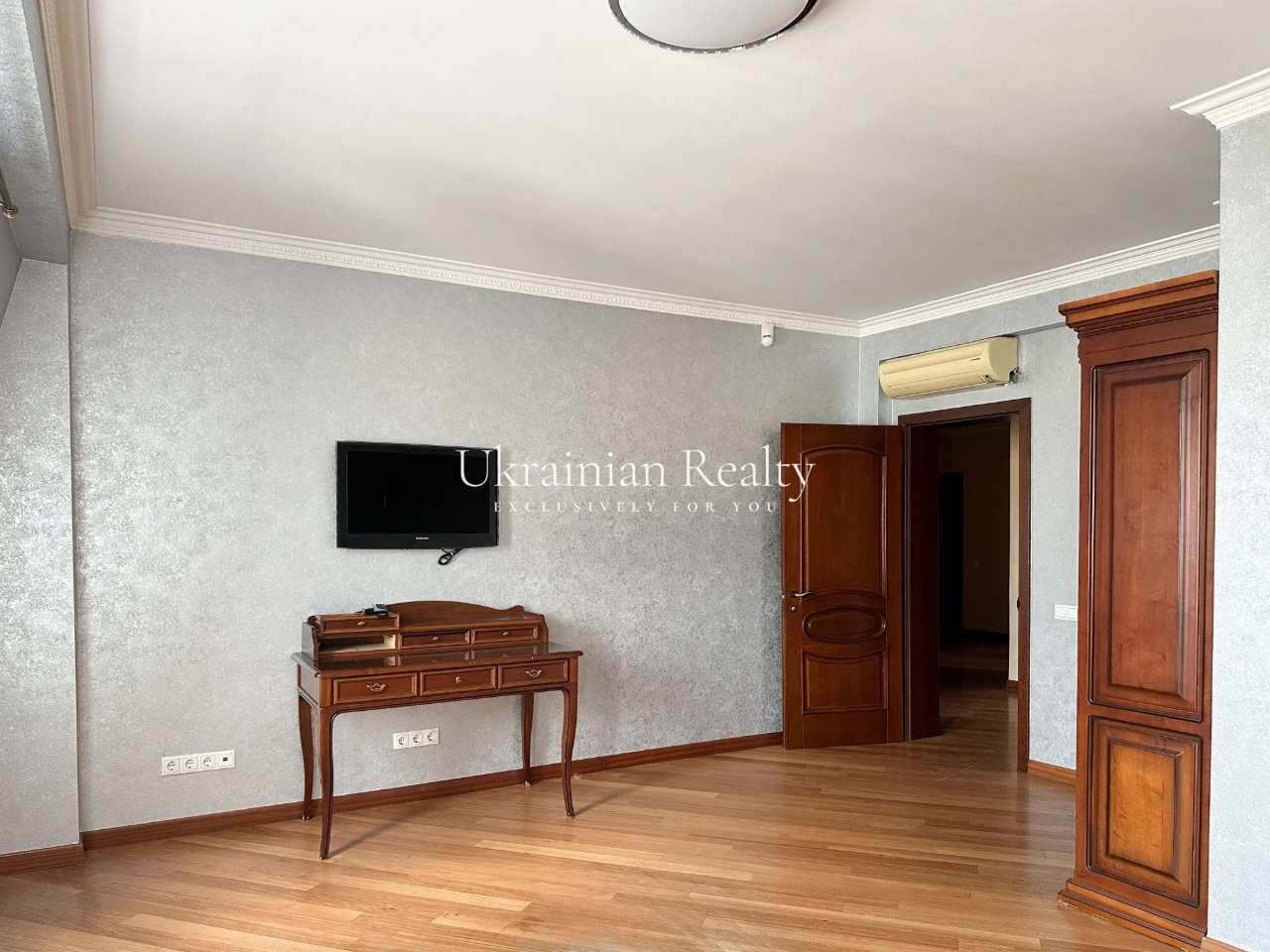 For Sale! DWELLING APARTMENT ON PODOL STREET, вул. Поч