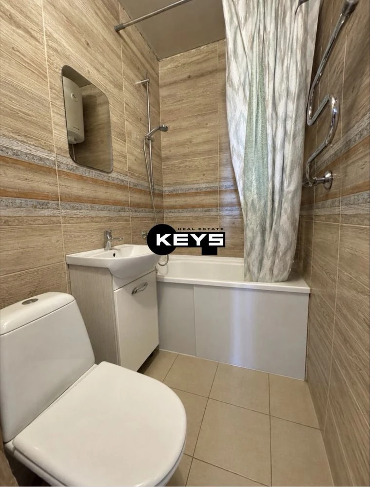 Продаж 1 кімнатної квартири. Вул.  Лятошинського 8а