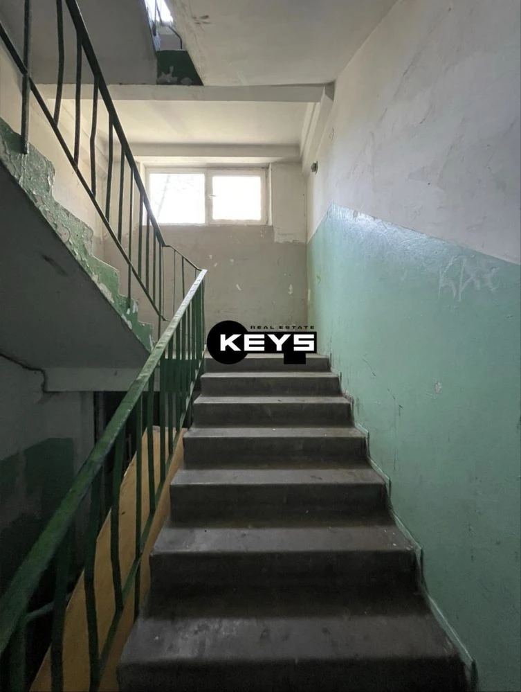 Продаж 1 кімнатної квартири. Вул.  Лятошинського 8а