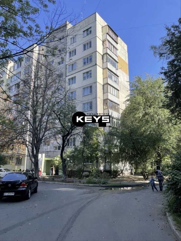 Продаж 1 кімнатної квартири. Вул.  Лятошинського 8а