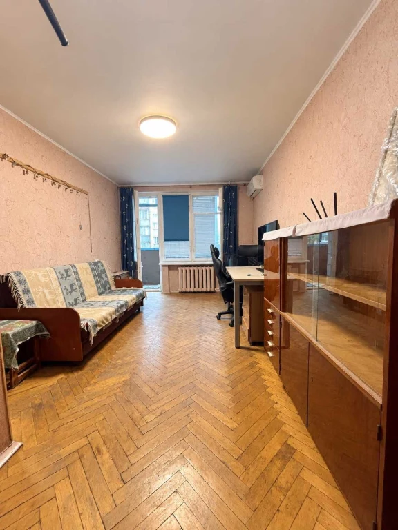 Без % 1к (29м2) Лісовий просп., 17 Ст.М. Чернігівська Юність