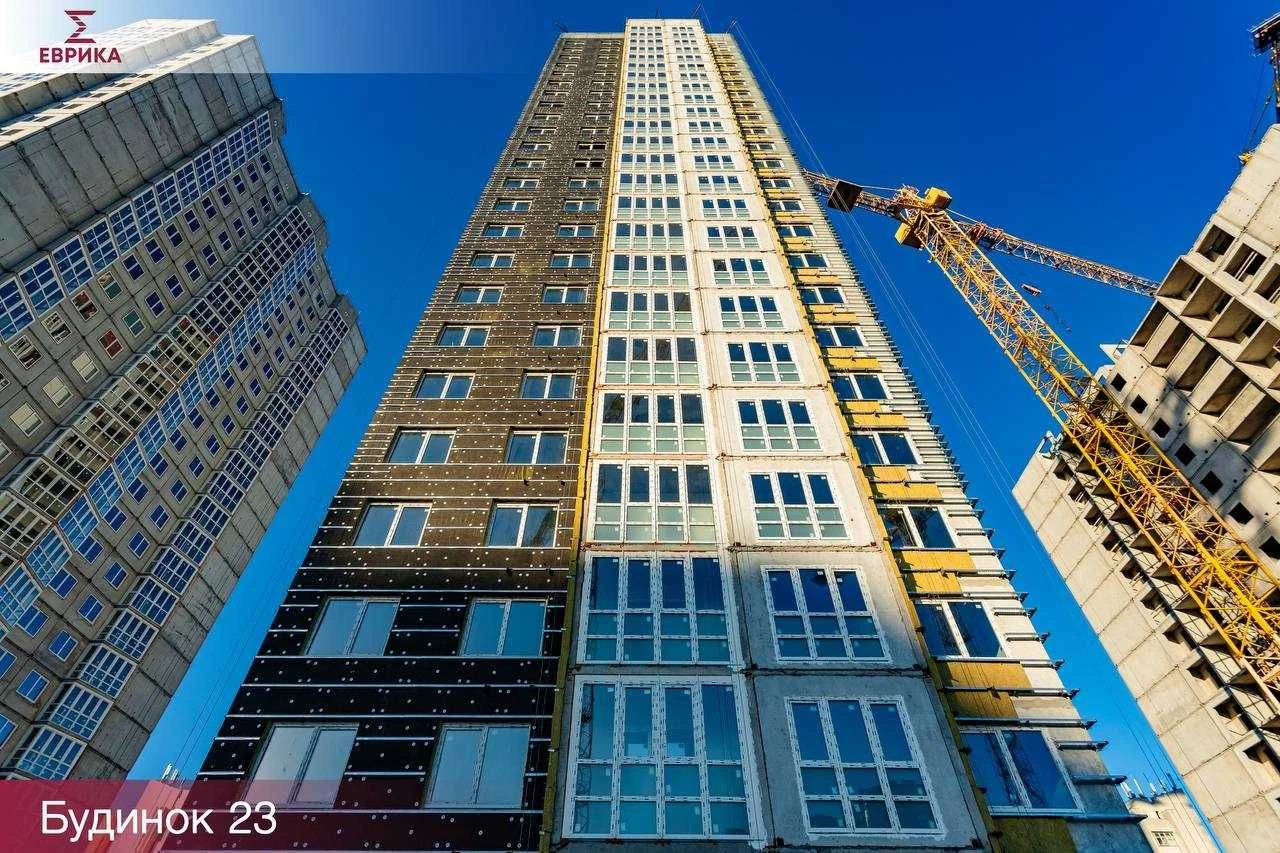 Продаж 2-кімнатної квартири біля метро, просп. Академіка Глу