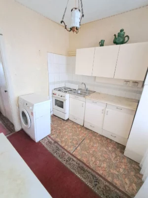 Продам роздільну 2К квартиру на Щербаківського, Нивки.