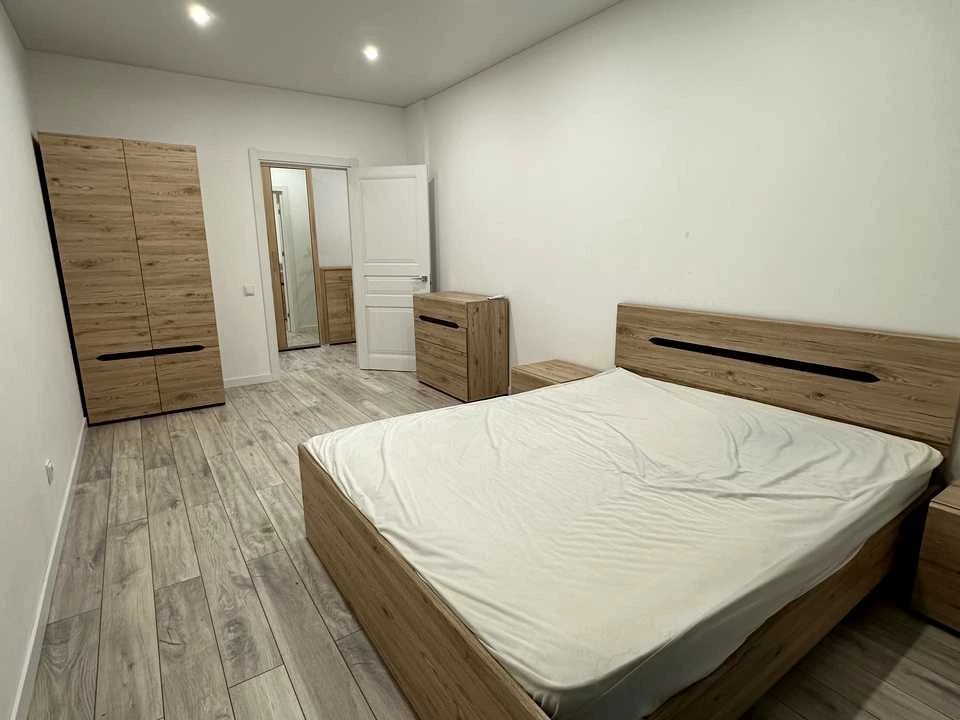 Apartment. Kyiv, Regeratorna st.