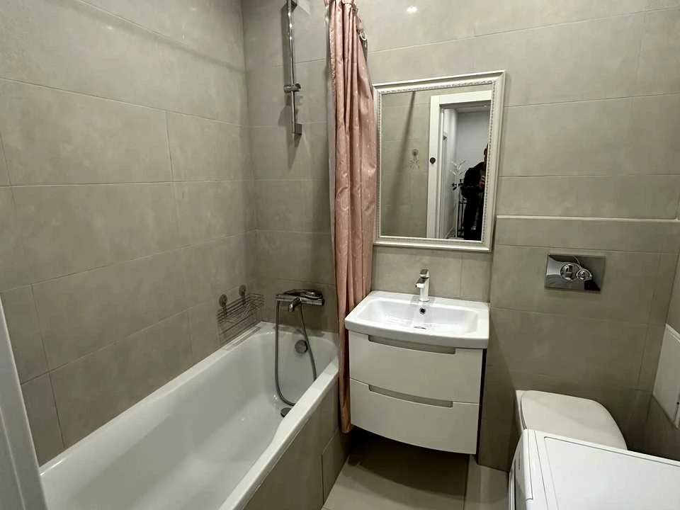 Apartment. Kyiv, Regeratorna st.