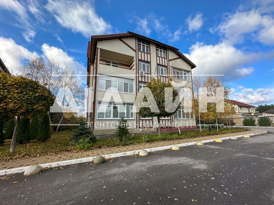 Great option! 240 m2 at an adequate price in the Renaissance residential complex