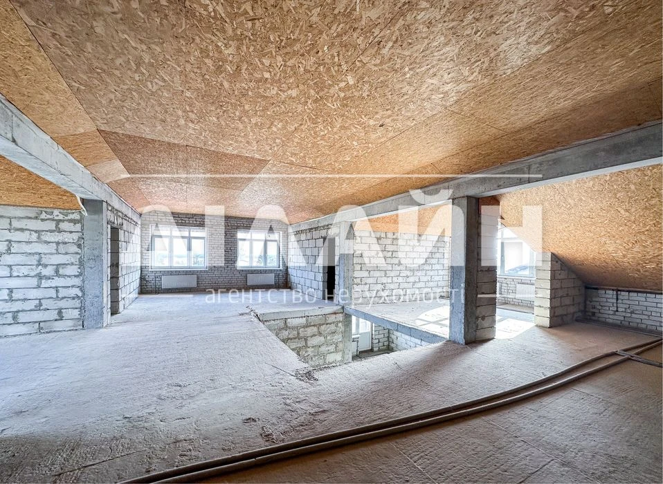 Great option! 240 m2 at an adequate price in the Renaissance residential complex