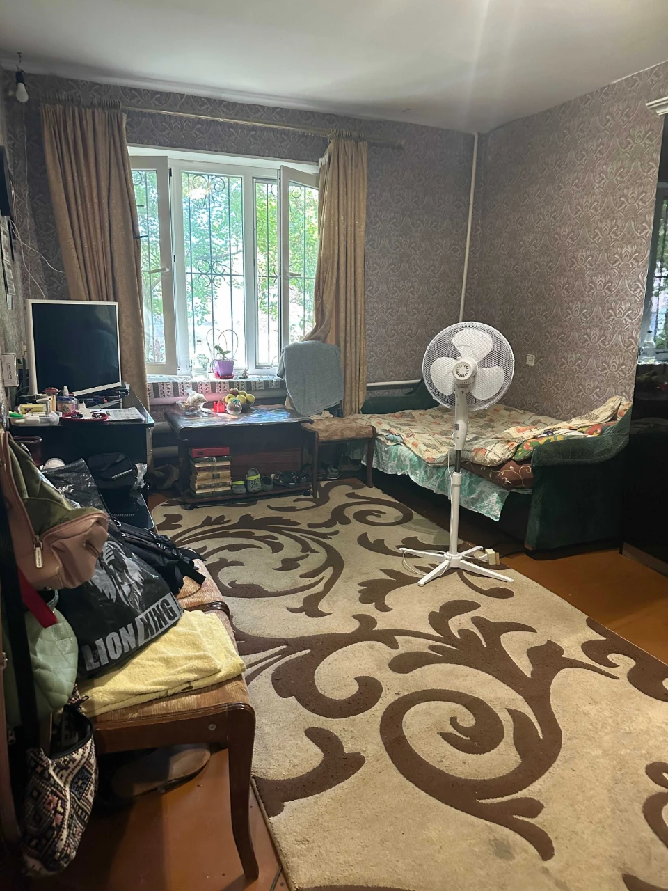 Diamond Motel for sale, 1-bedroom apartment.