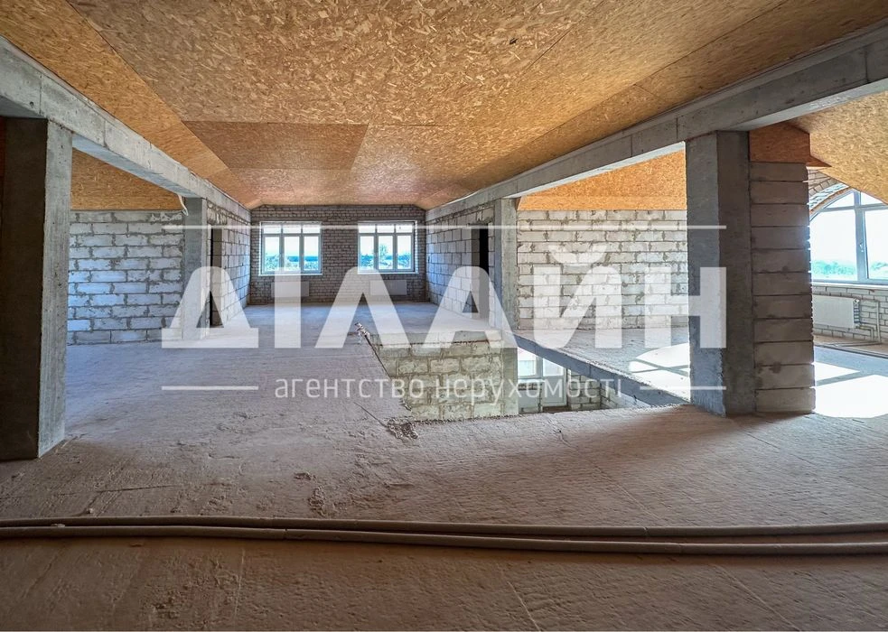 Great option! 240 m2 at an adequate price in the Renaissance residential complex