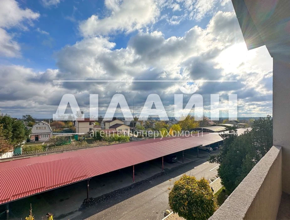 Great option! 240 m2 at an adequate price in the Renaissance residential complex