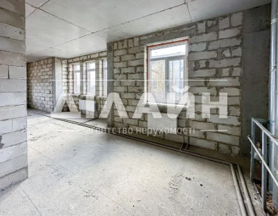 Great option! 240 m2 at an adequate price in the Renaissance residential complex