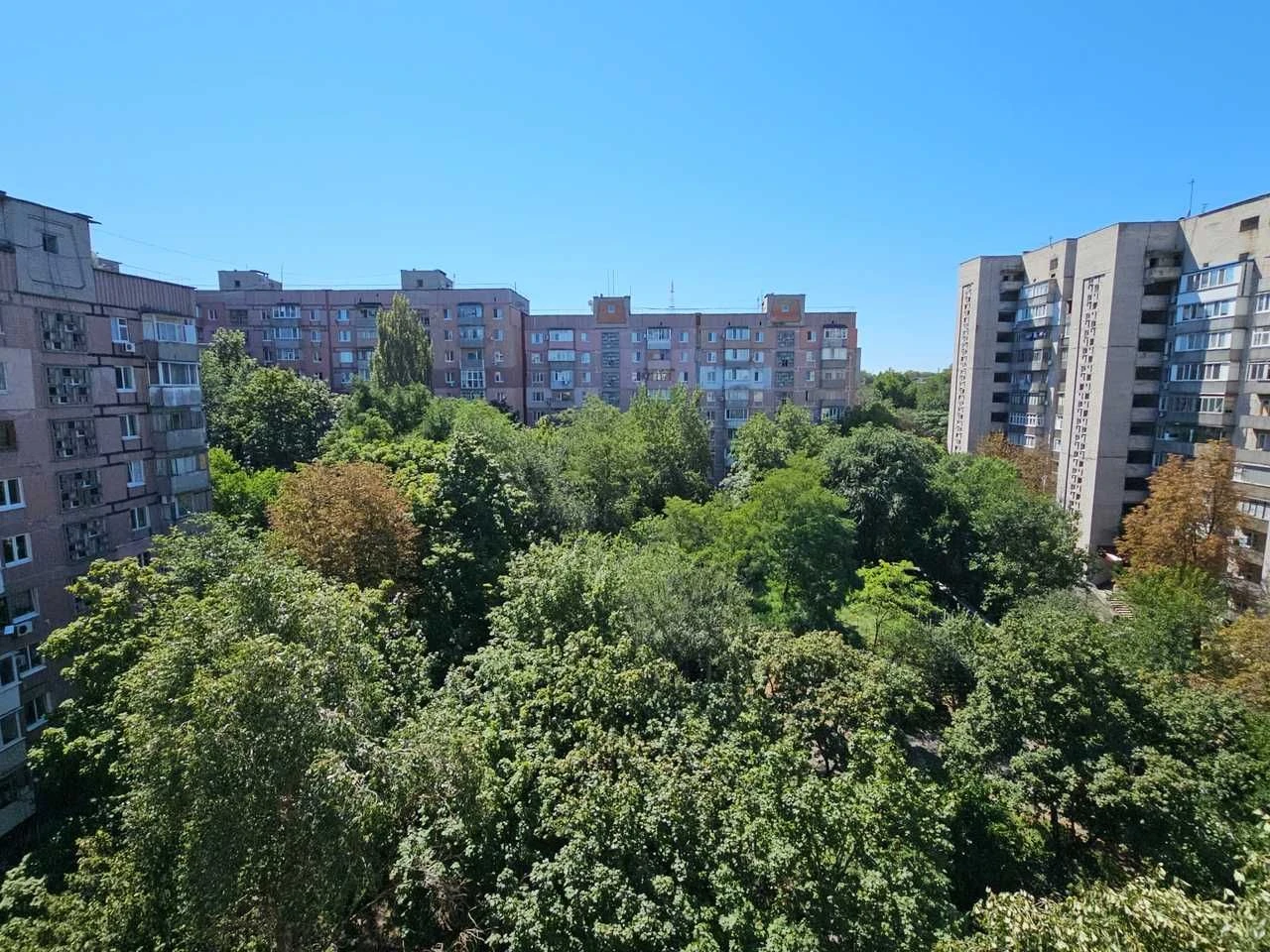 Продам 1-к квартиру (чешка 42м2) в высотке на Шнеерсона / Ми