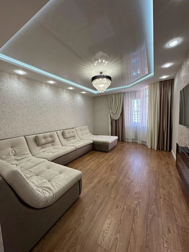 Продам квартиру з ремонтом, 98 кв.м, в ЖК Дмитрівський (2-69