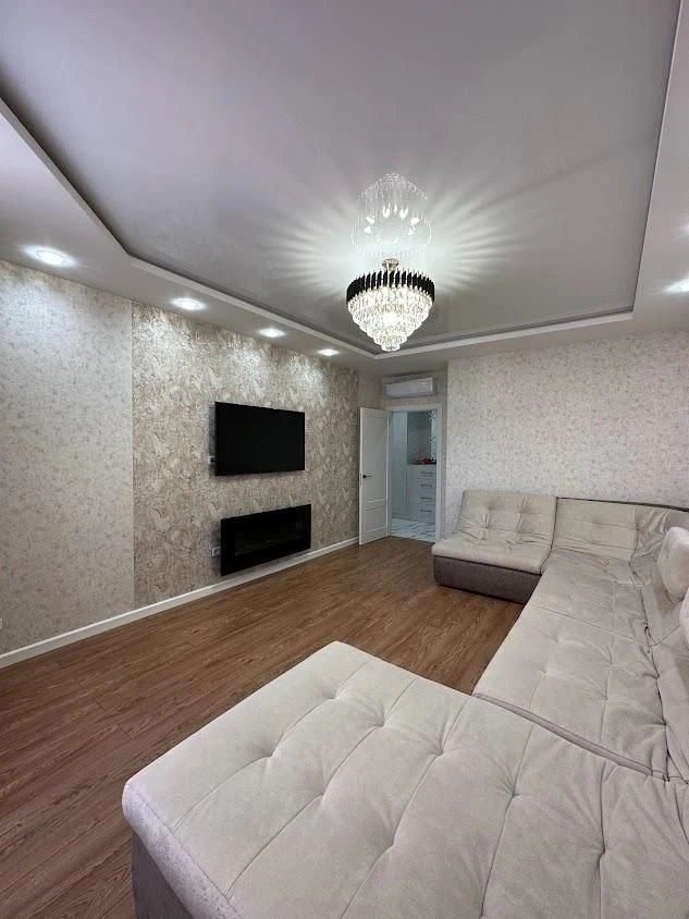 Продам квартиру з ремонтом, 98 кв.м, в ЖК Дмитрівський (2-69