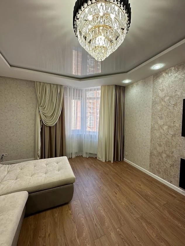 Продам квартиру з ремонтом, 98 кв.м, в ЖК Дмитрівський (2-69