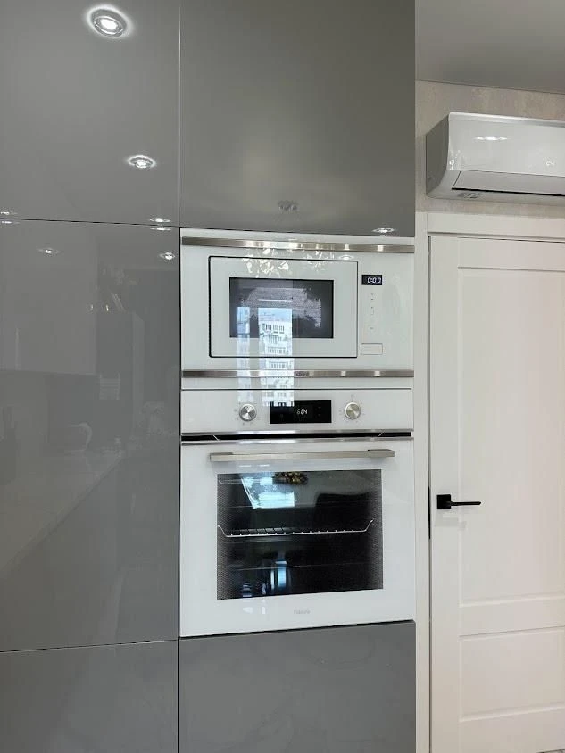 Продам квартиру з ремонтом, 98 кв.м, в ЖК Дмитрівський (2-69