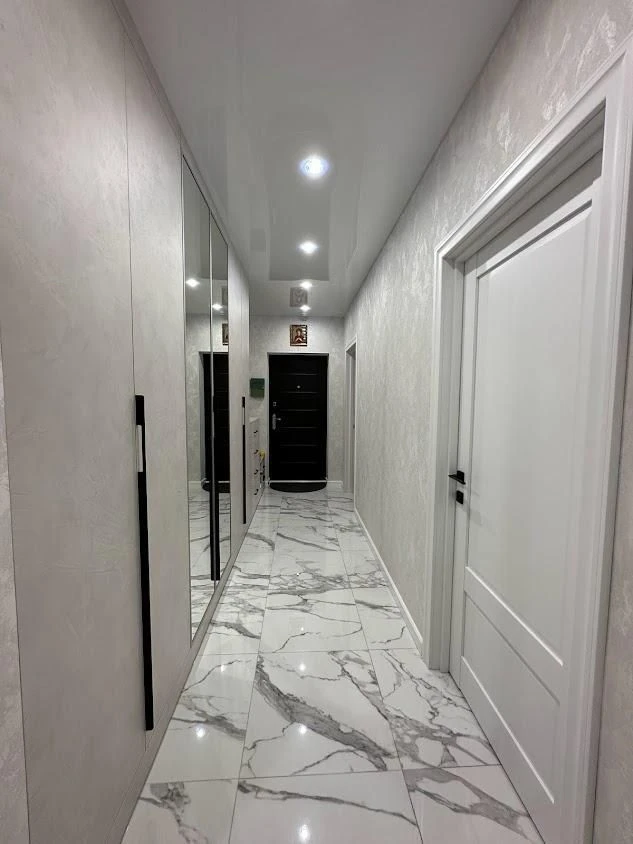 Продам квартиру з ремонтом, 98 кв.м, в ЖК Дмитрівський (2-69