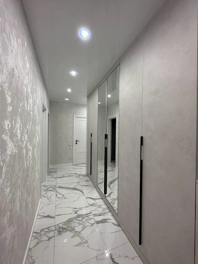 Продам квартиру з ремонтом, 98 кв.м, в ЖК Дмитрівський (2-69