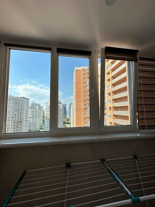 Продам квартиру з ремонтом, 98 кв.м, в ЖК Дмитрівський (2-69