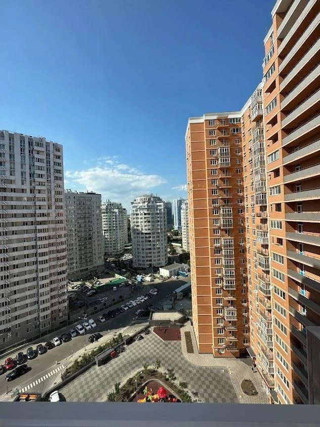 Продам квартиру з ремонтом, 98 кв.м, в ЖК Дмитрівський (2-69