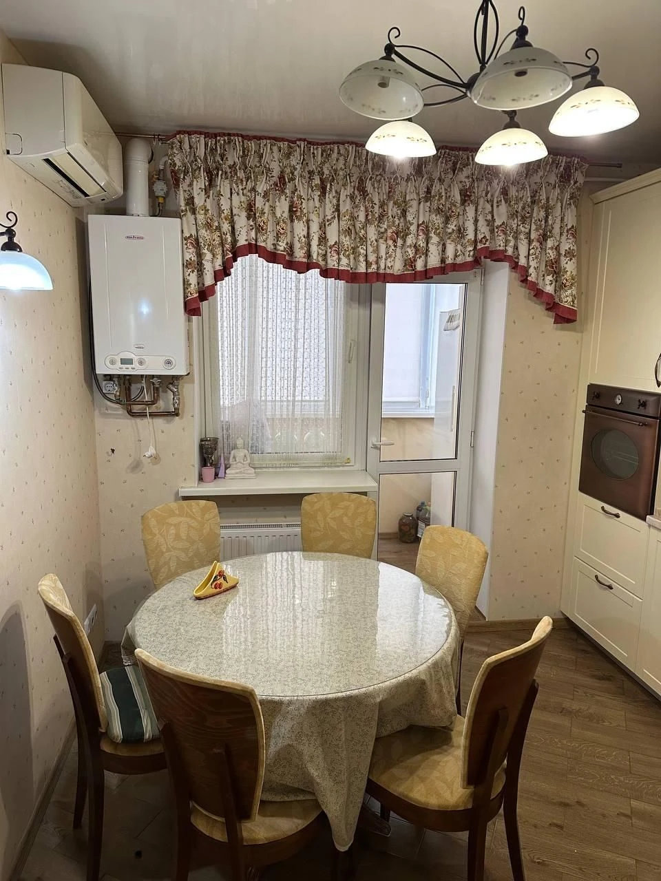 Продам 3-к квартиру з ремонтом, 100 кв.м, на Черемхах (3-247