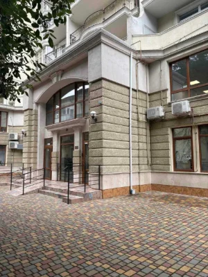 2-кімнатна квартиру в новому будинку бізнес-класу  у центрі