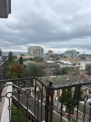 2-кімнатна квартиру в новому будинку бізнес-класу  у центрі