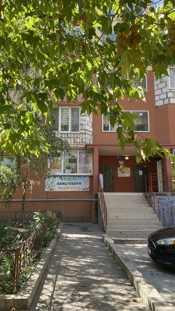Продам 1 комнатную квартиру в жилом комплексе на Таирова-Лев