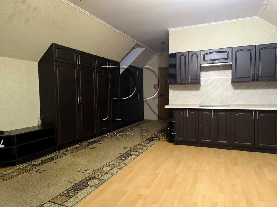 Apartment. Bishivsky Prospect.