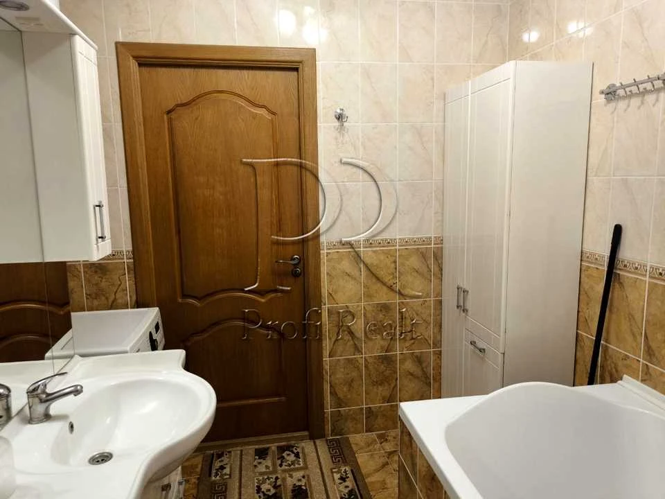 Apartment. Bishivsky Prospect.