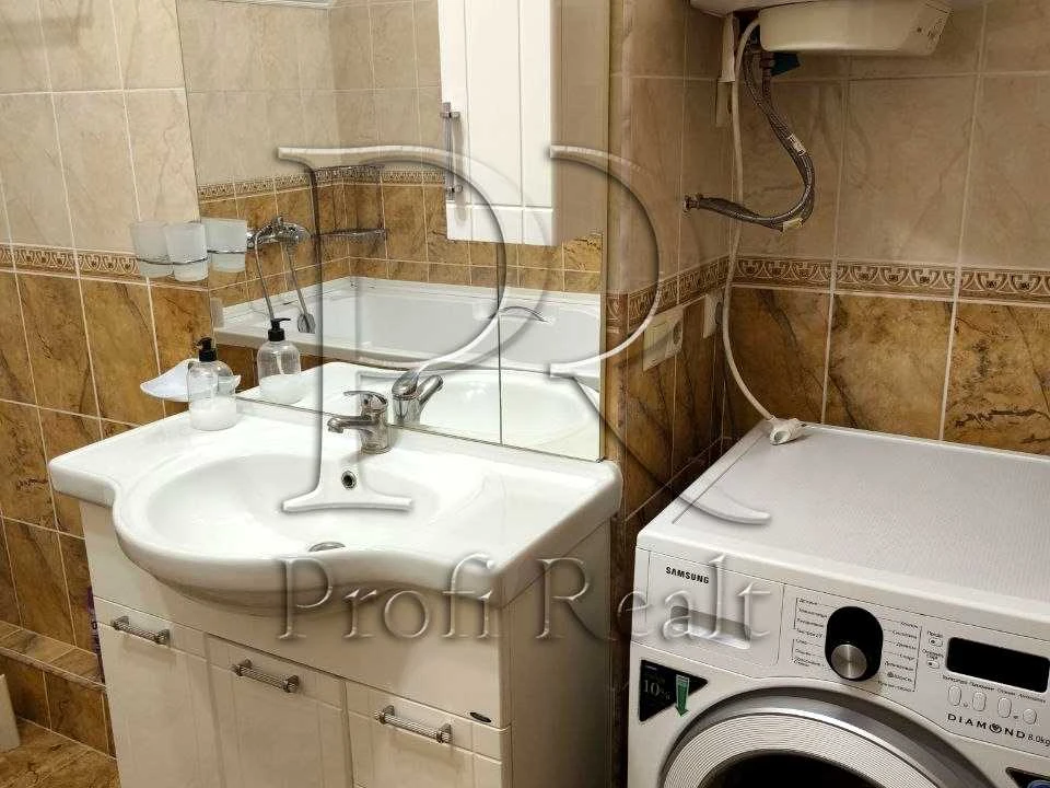 Apartment. Bishivsky Prospect.