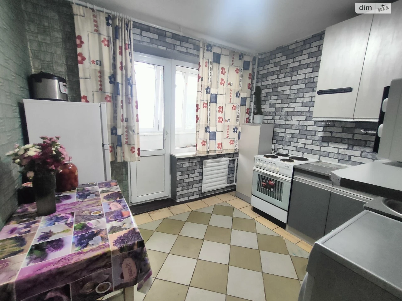 Long-Term Rental: Apartment in the Left Bank Area